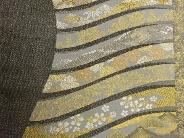  草花に変わり横縞模様織出し袋帯